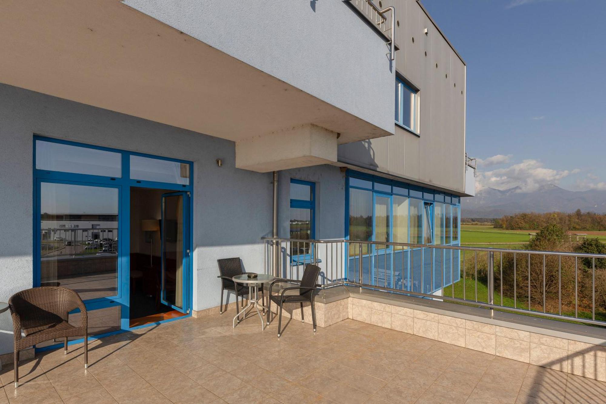Garni Hotel Azul Kranj Exterior foto