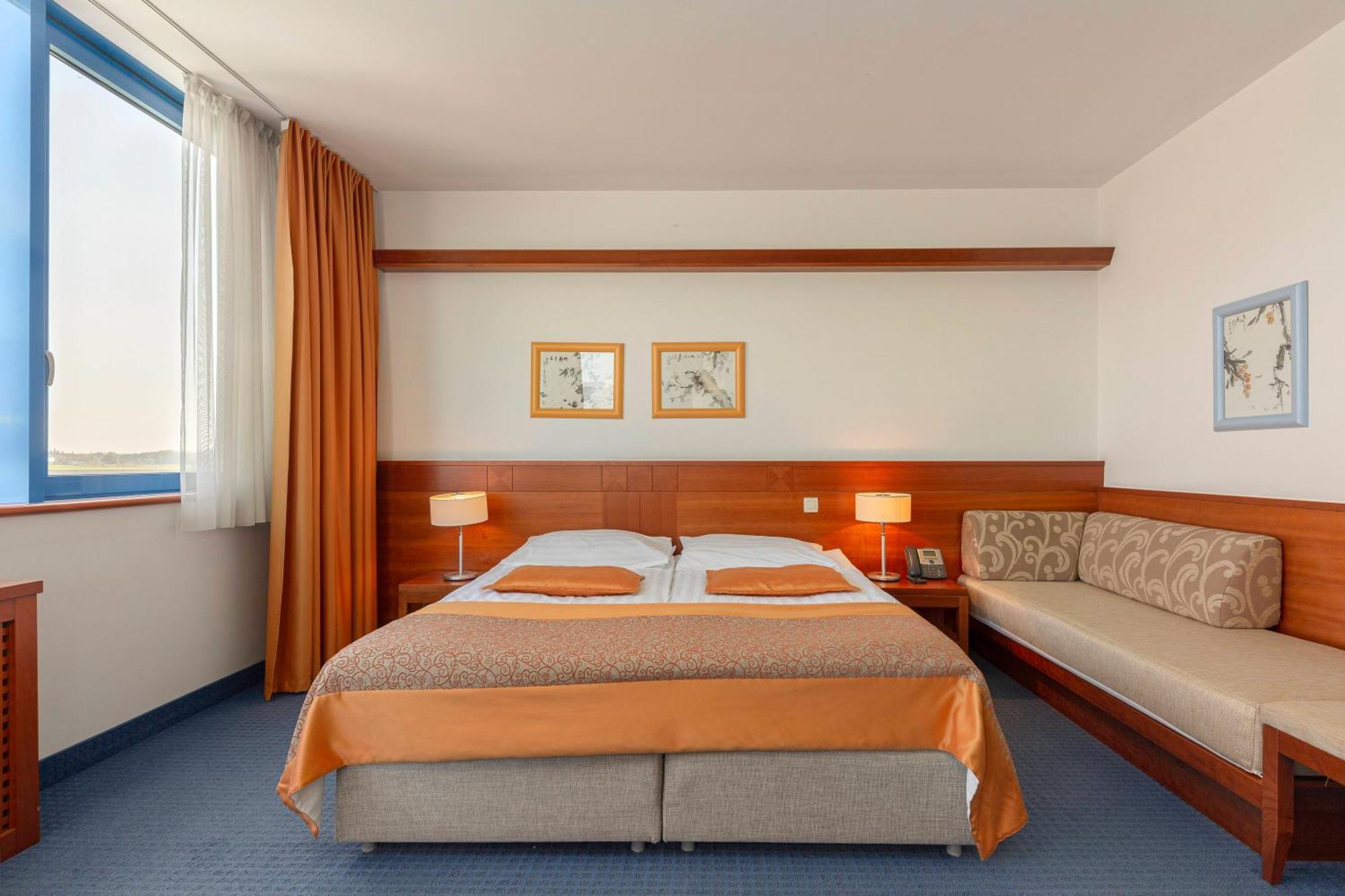 Garni Hotel Azul Kranj Exterior foto